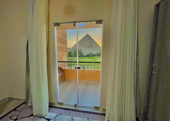 Glamour Pyramids Hotel