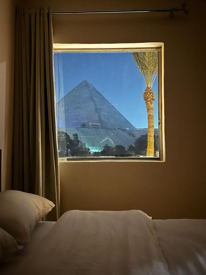 Glamour Pyramids 3*