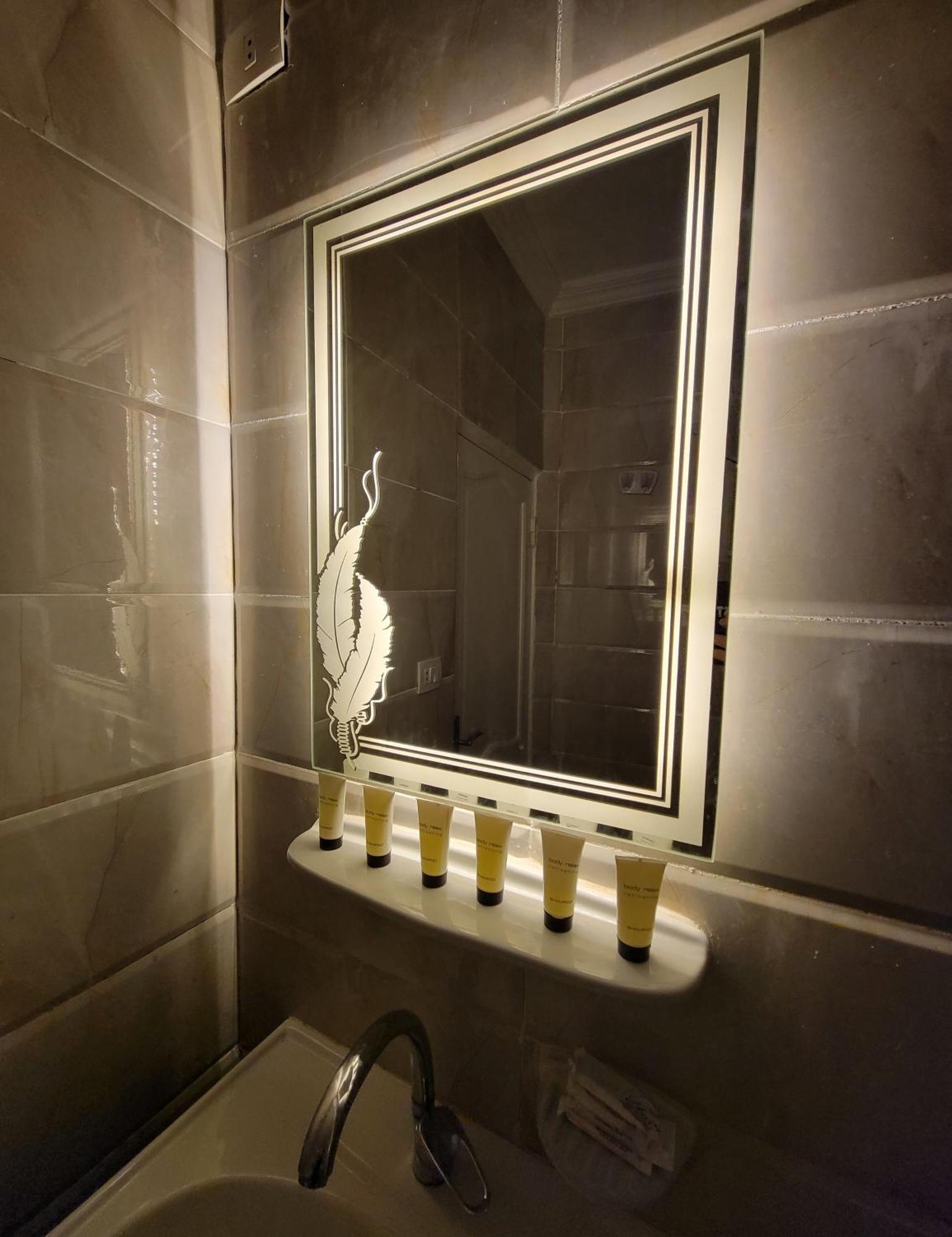 Glamour Pyramids Hotel Kafret el-Gabal