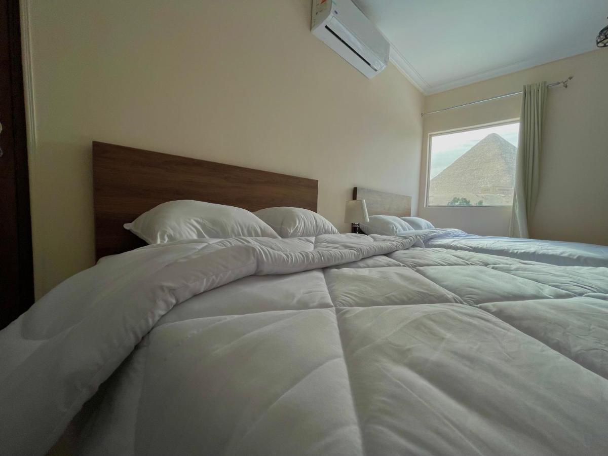 Glamour Pyramids Kafrat al Jabal