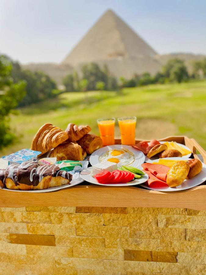Glamour Pyramids Kafrat al Jabal