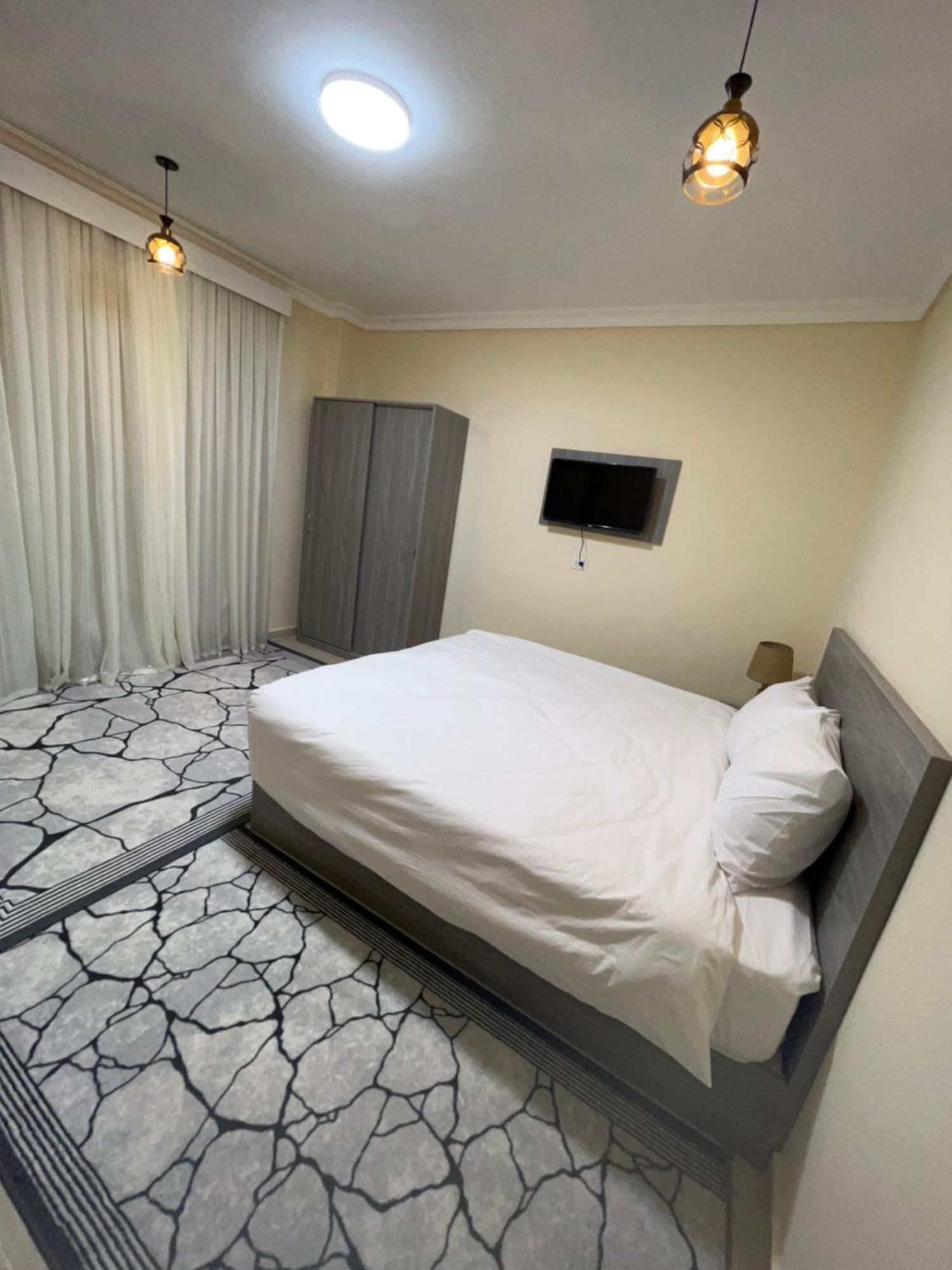 Glamour Pyramids Hotel Kafrat al Jabal