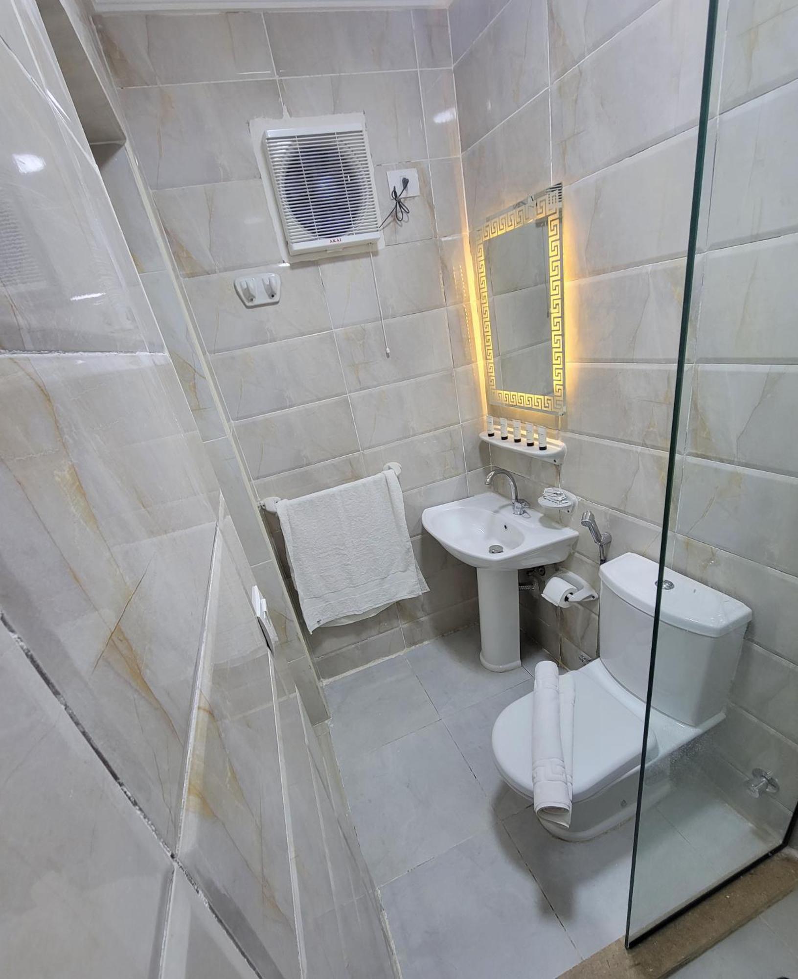 Hotel Glamour Pyramids Kafrat al Jabal