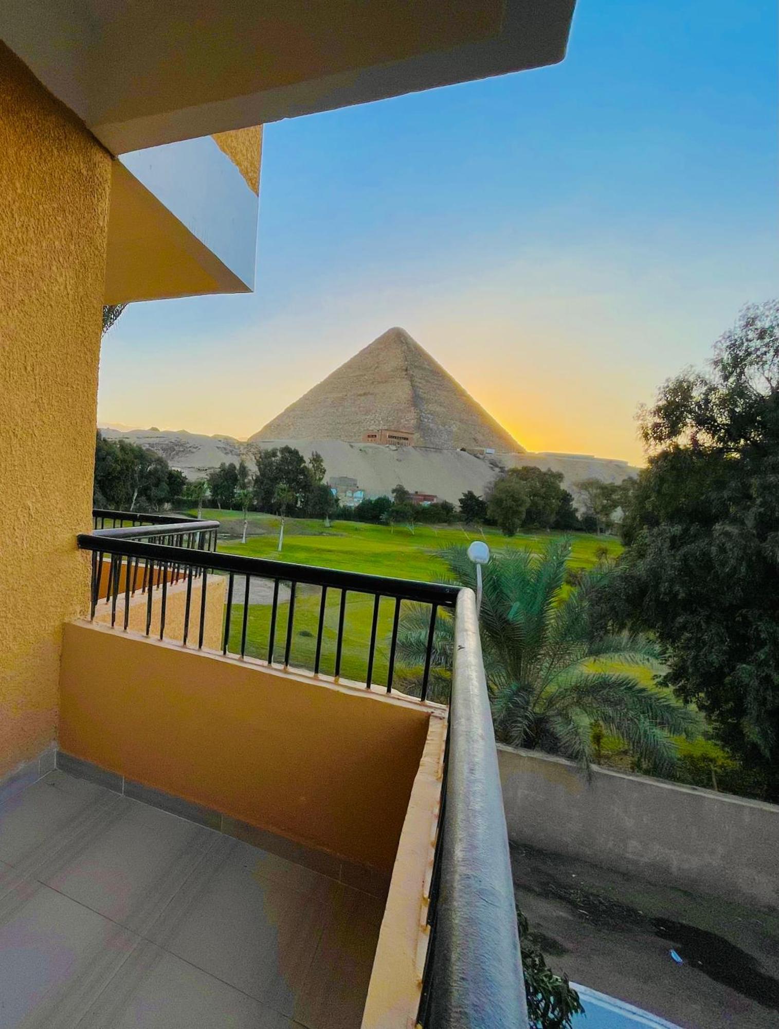 Glamour Pyramids Hotel Kafrat al Jabal