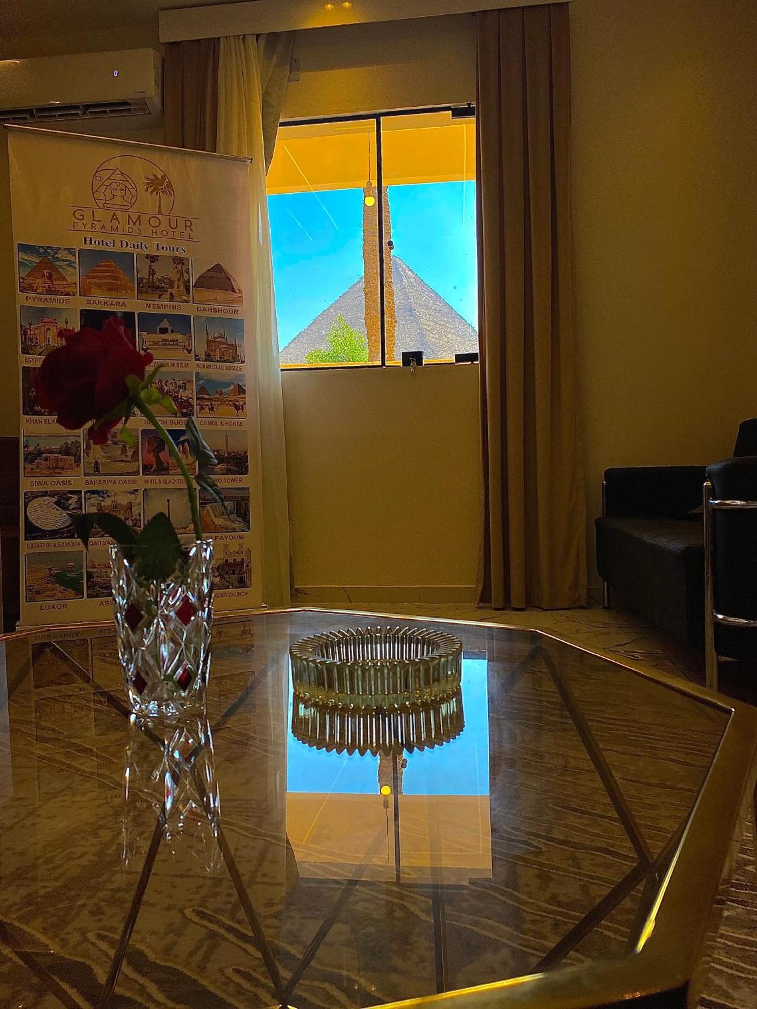 Glamour Pyramids Kafrat al Jabal