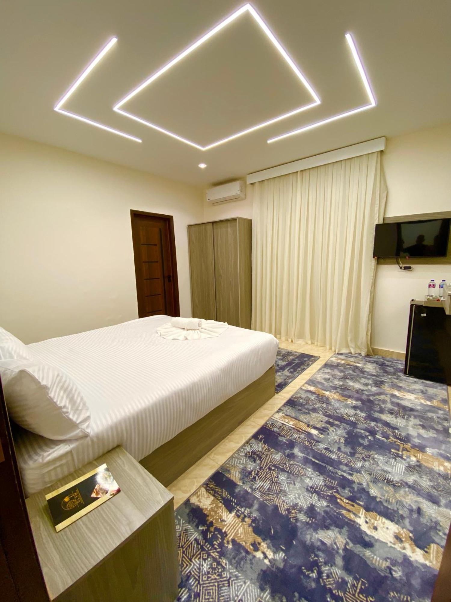Glamour Pyramids Hotel 3*